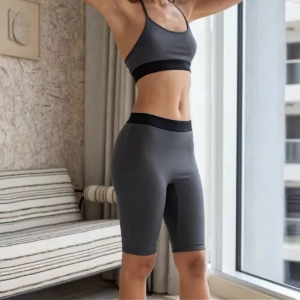 Lunya modal Black and Gray Waistband biker shorts new no flaws